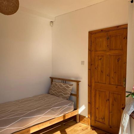 Lovely Rooms In West London Northolt  Buitenkant foto