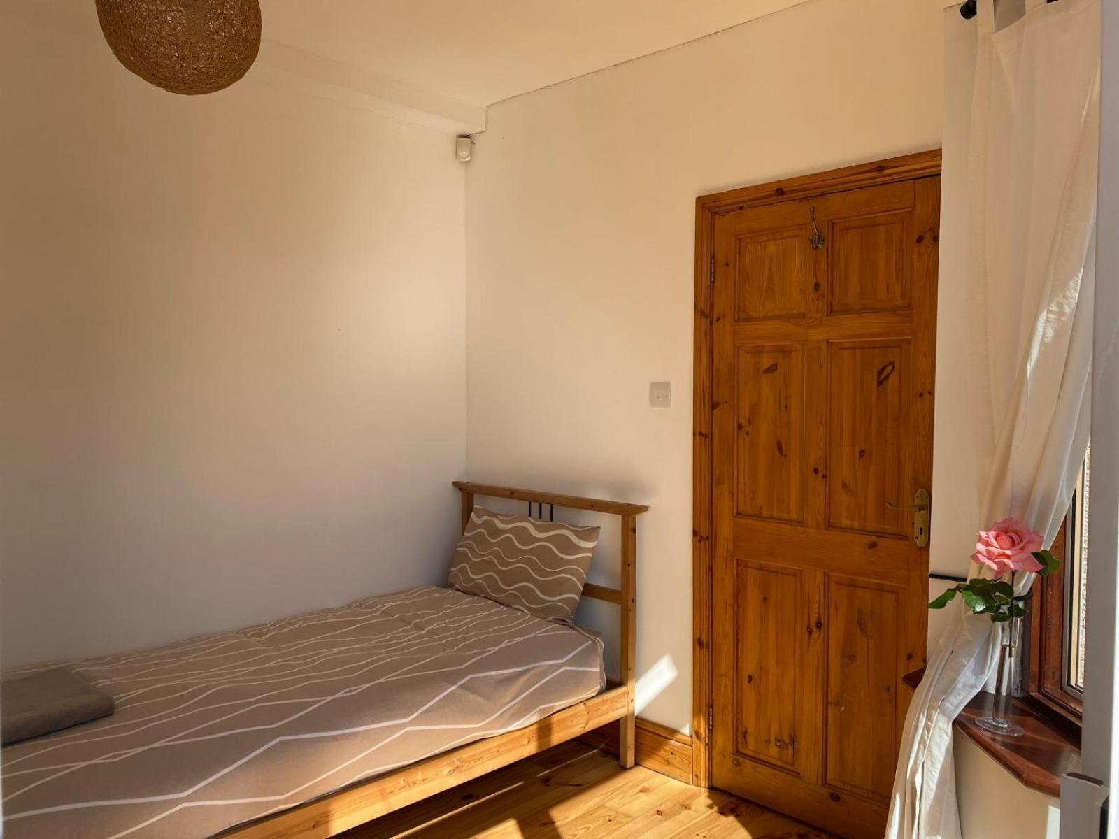 Lovely Rooms In West London Northolt  Buitenkant foto