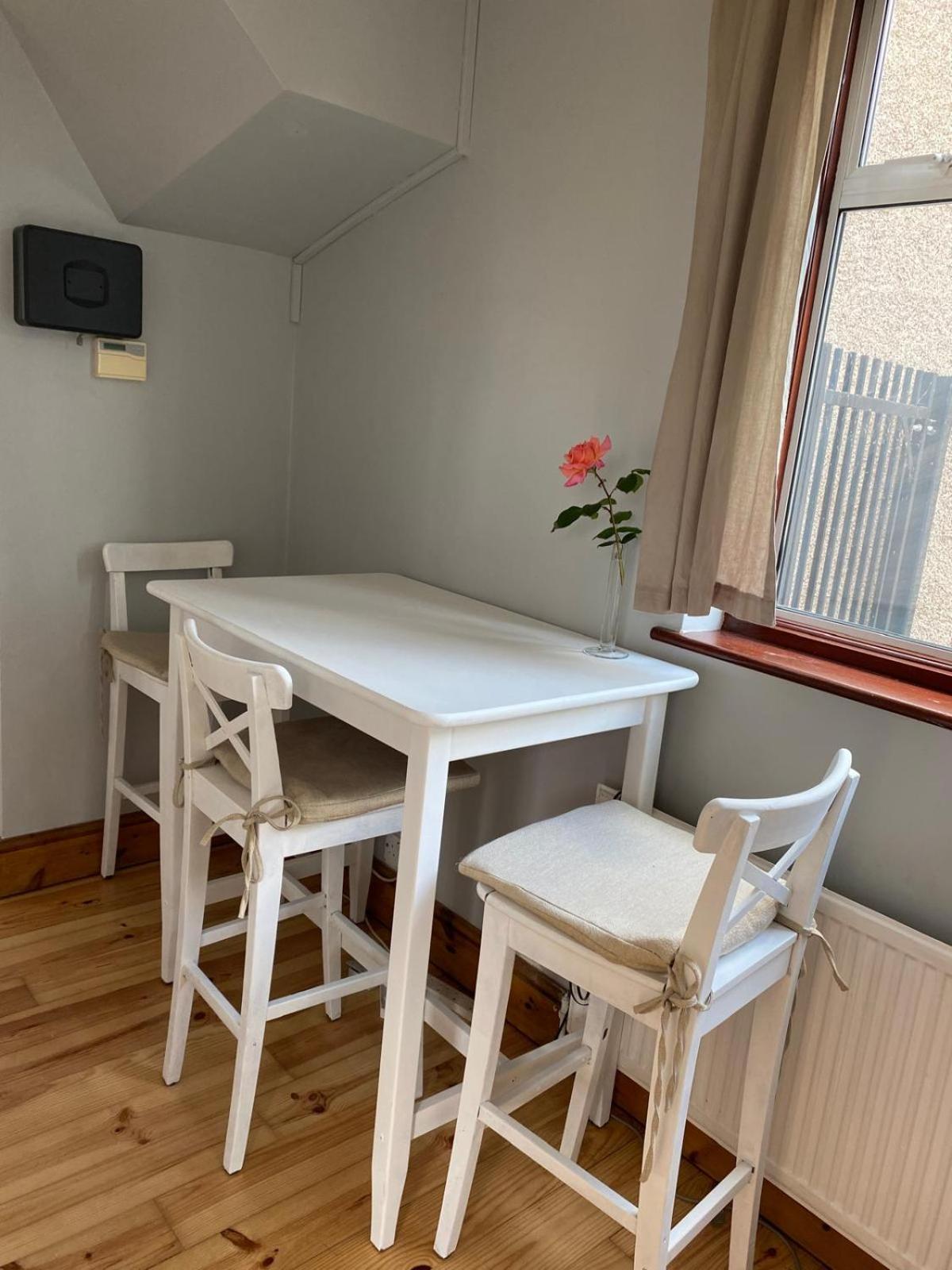 Lovely Rooms In West London Northolt  Buitenkant foto