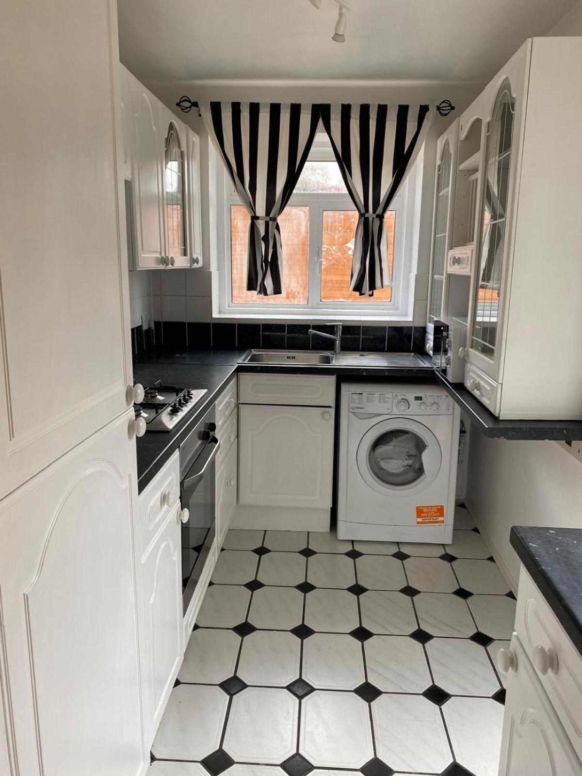 Lovely Rooms In West London Northolt  Buitenkant foto