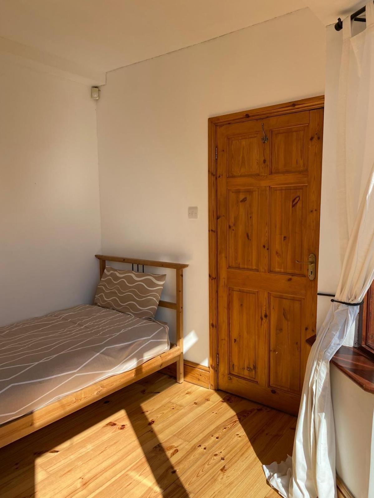 Lovely Rooms In West London Northolt  Buitenkant foto