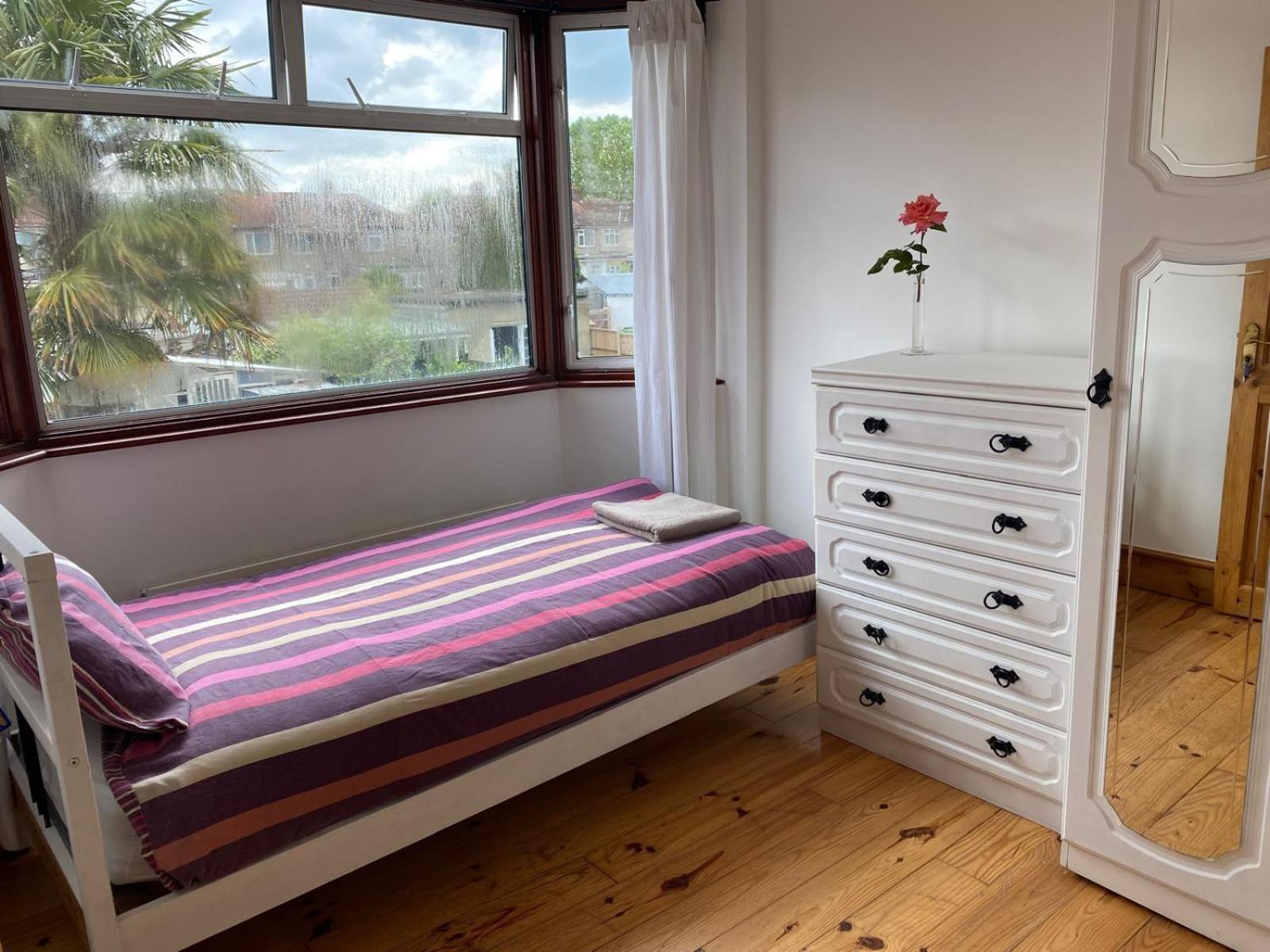 Lovely Rooms In West London Northolt  Buitenkant foto